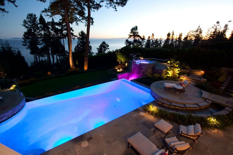Garden Lighting with Swimming Pool - Jaheny Custom Builders